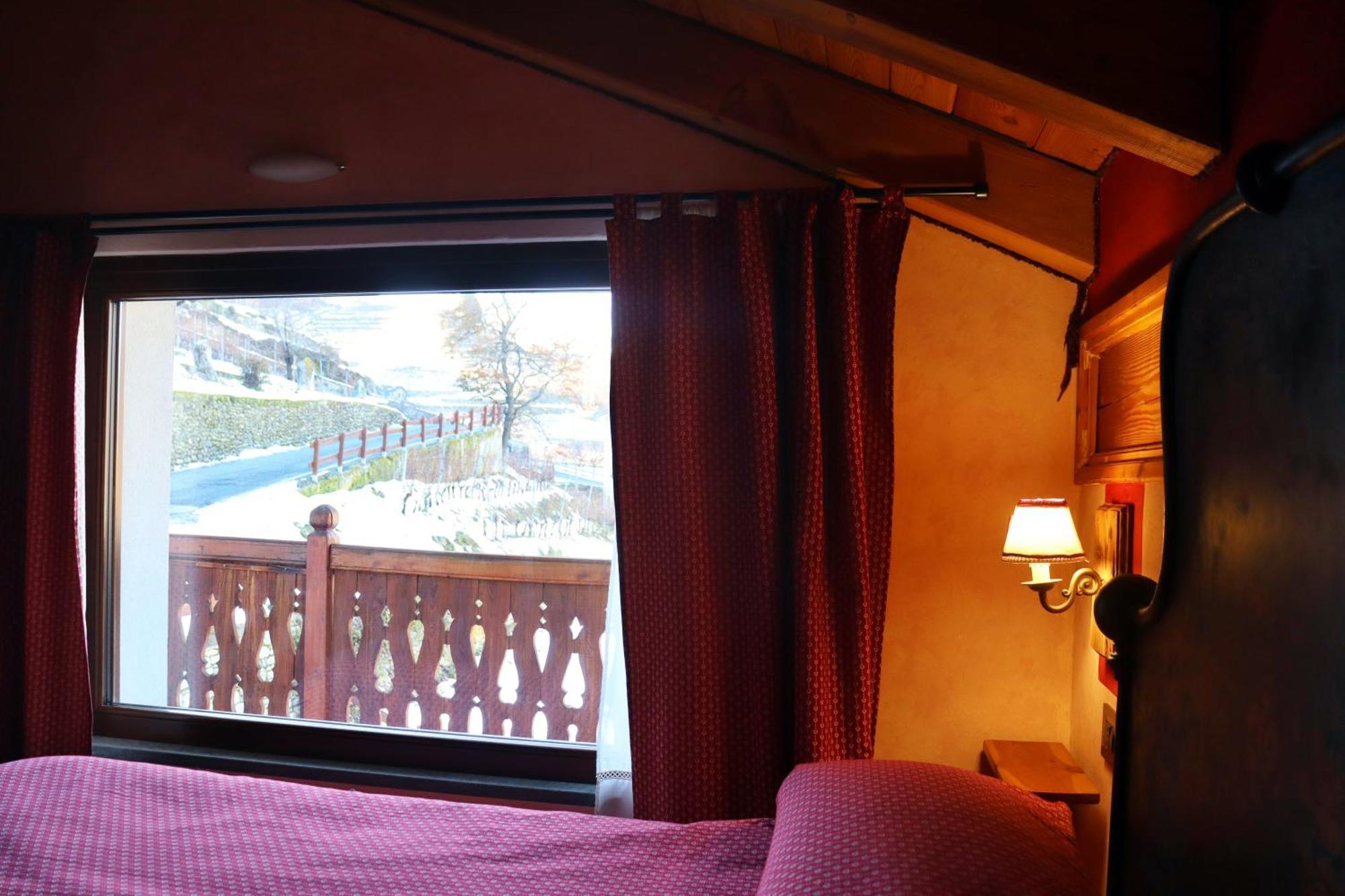 Agriturismo B&B Chevres A Cheval Charvensod Eksteriør bilde